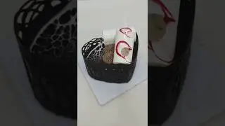 best valentine's day heart shape chocolate cake decorating design idea ❤️😋#valentinesday #ytshorts
