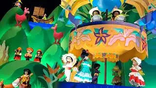 Welcome to #Smallworld #DisneylandParis 🥰 Costumes magnifiques et reprèsentants de beaux endtoits❤️