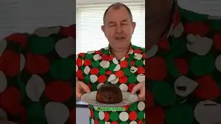 How to Flame a Christmas Pudding 🔥🎄 | Holiday Tradition  #christmas #dessert #howto