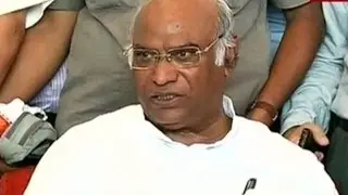 Mallikarjun Kharge choosen over Rahul Gandhi as leader of LS