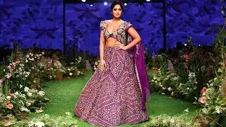 Athiya hetty And Ileana D'Cruz Walk For Mrunalini Rao | Spring/Summer 2020 | Lakme Fashion Week
