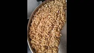 Healthy Peanut Chikki at Home | Kids Favorite SnackRecipe#shorts #shortfeed #chikkirecipe #sweet