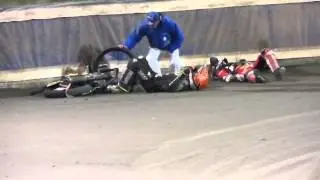 speedway dohren 18 okt  2014  heat 12  crash szymon wozniak en martin smolinski