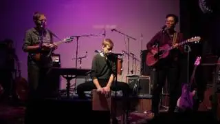 Tweed - Many People (Live at The Wine Cellar)