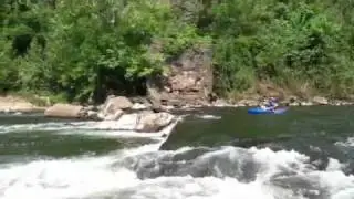 Kayaker runs Gooseneck Dam on Maury River