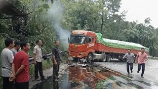 PENUH DRAMATIS‼️Menit Menit M3ng3rikan Truk Siba Surya Tersiksa Total Di Tanjakan Sitinjau Lauik