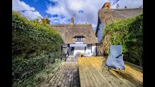 Thatched cottage for sale in Radford Semele. Stunning rear gardens, patio, sun terrace and more