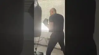 Heavy Bag Exercise Routine to Burn Lots of Calories Fast #boxingtraining #boxingworkout