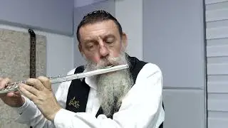 ניגון געגועים (וואלאך). מתגעגעים למלך ויוצאים לשדה