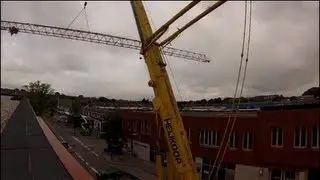 Afbraak van een torenkraan in Wassenaar
