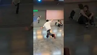 Plansız &ccedil;ekimler en iyisi olur bazen 😎🏴#openstyle #dance #chrisbrown #studiondance #futuredance