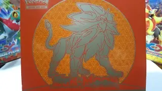 Pokemon Sun and Moon Solgaleo Elite Trainer Box Opening