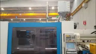 Top Entry 3 axis IML robot