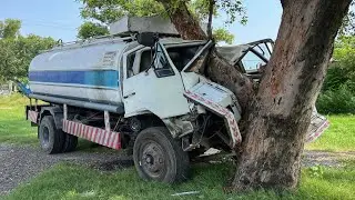 The Driver Died😭 The truck crashed into a tree due to brake failure / Truck Complete Restoration