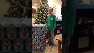 Marine surprised his little sister for Christmas