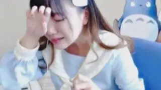 Eloise cry on stream