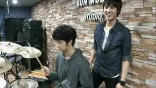 [CUT] MBLAQ Thunder(Cheondung) Concert Band Practice (Guitar + Drum)