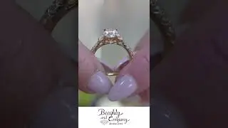 Round Cut Engagement Ring