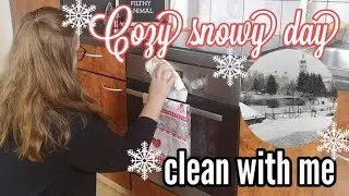 COZY SNOWY DAY CLEAN WITH ME // CLEANING MOTIVATION 2020 // SPEED CLEANING // vlogmas day 11
