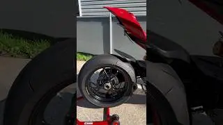 the single sided swingarm 🤌🏼