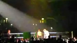 TRIPLE H DOING THE SPRAYING WATER THING WWE GLASGOW BRAEHEAD ARENA 23 APRIL 2009