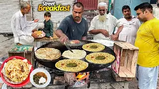 ROADSIDE LOW BUDGET DESI BREAKFAST 60/- Rs | AMIR SAAG ALOO PARATHA | LAHORE FOOD STREET