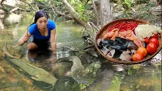 Catch catfish for food- Cooking catfish curry spicy with egg fish eating delicious in forest