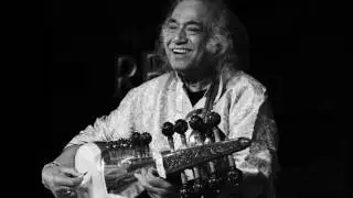 Ustad Aashish Khan & Ustad Zakir Hussain - DESH MALHAR (ektaal)