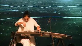 Liu Fang Guzheng solo,  Rain Drops Beating the Banana Leaves outside the Window at Night / 蕉窗夜雨