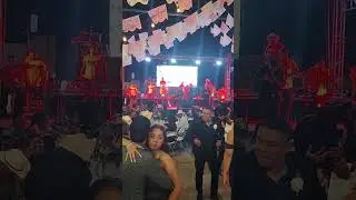 EL CACAHUATERO DEJO SU PETACA Y SE PUSO A BAILAR CON KUMBIA SONG
