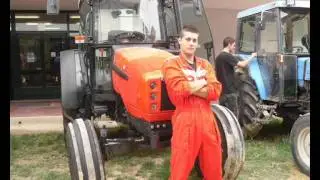 ULTIMO GIORNO DI SCUOLA IN TRATTORE ALL AGRARIO K. LORENZ DI MIRANO (VE)