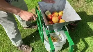 Manual  Apple Crusher with Cast Iron Flywheel LCC-FW