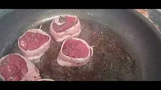 Griddle top: petite fillet mignon with gravy