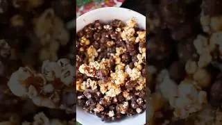 Copy cat moose munch (chocolate caramel popcorn)🎄