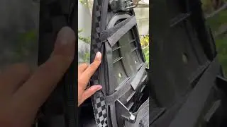 Anti-cat claw for automatic motorbikes