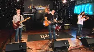 Roger Creager performs 