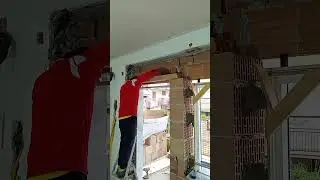 posa architrave porta