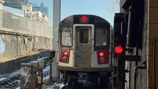 IRT Flushing line: R188 (7)/{7} train action at hunters point Avenue 
