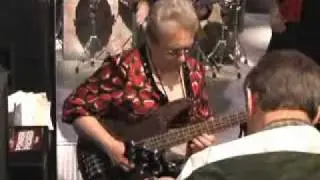 Bassist Carol Kaye at the Ibanez Booth