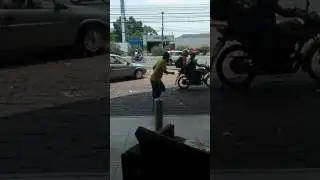 Bailarino do estacionamento da planeta city lar kķķkk
