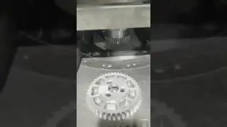 Powder compacting hydraulic press for gear