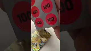 Распаковка стартового набора японских покемонов разных поколений с Пикачу и Снорлаксом.
