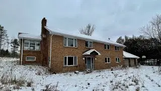 A look inside This Large Abandoned Retro 1970&rsquo;s House Forgotten in The Woods