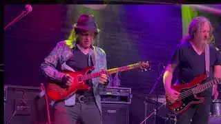 Tobias Hurwitz lets an improv jazz-fusion solo rip with Birds Of Fire!