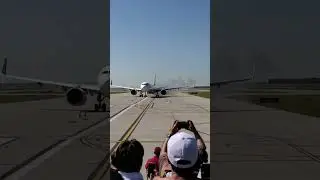 😱 Shocking airplane landing accident