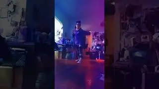 Fun dance moves to upbeat music#dancevideo #dancechallenge #energeticdance #fun