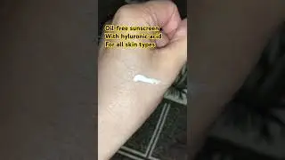 Oil free sunscreen#trending #youtubeshorts #viral #skincare #ytshorts #skin