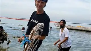 May kasama kaming Kano Coastal  Cleanup at Dolomite Beach Manila Bay