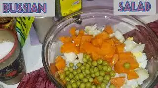 ГОТОВЛЮ ОЛИВьЕ. МИНИ РАЗъЯСНЕНИЕ-БОЛТАЛКА ЗА КАДРОМ. COOKING RUSSIAN SALAD, CALLED 