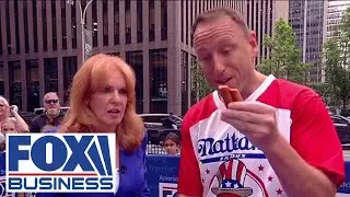 &lsquo;MEAT, BUN, SWALLOW, BREATHE&rsquo;: Competitive eating champ describes strategy